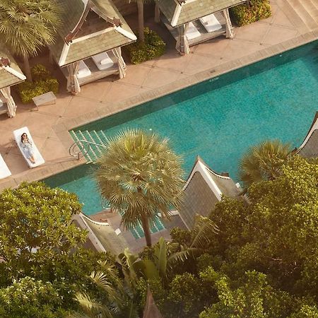 The Peninsula Bangkok Hotel Екстериор снимка The swimming pool at the hotel