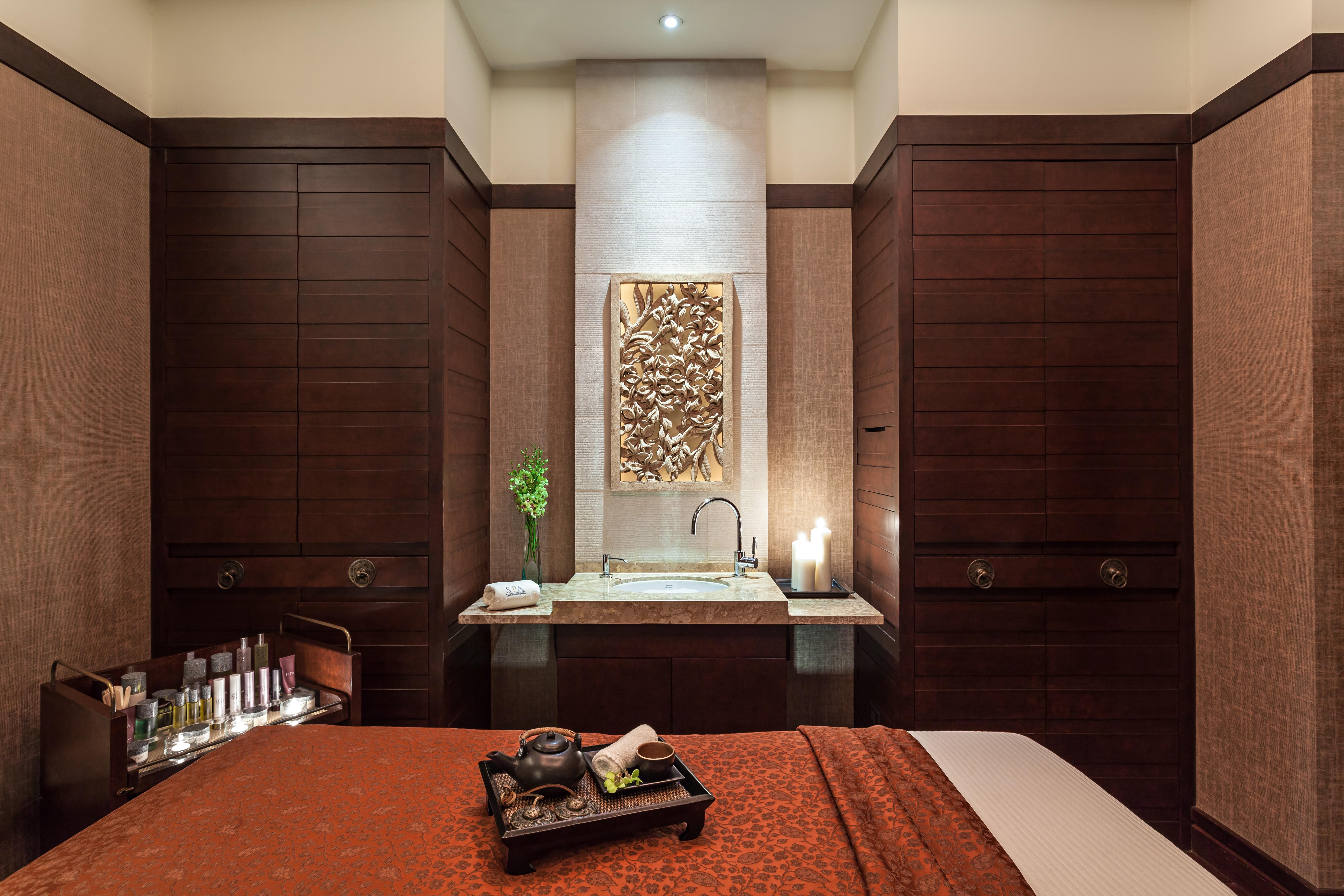 The Peninsula Bangkok Hotel Екстериор снимка A treatment room at the spa