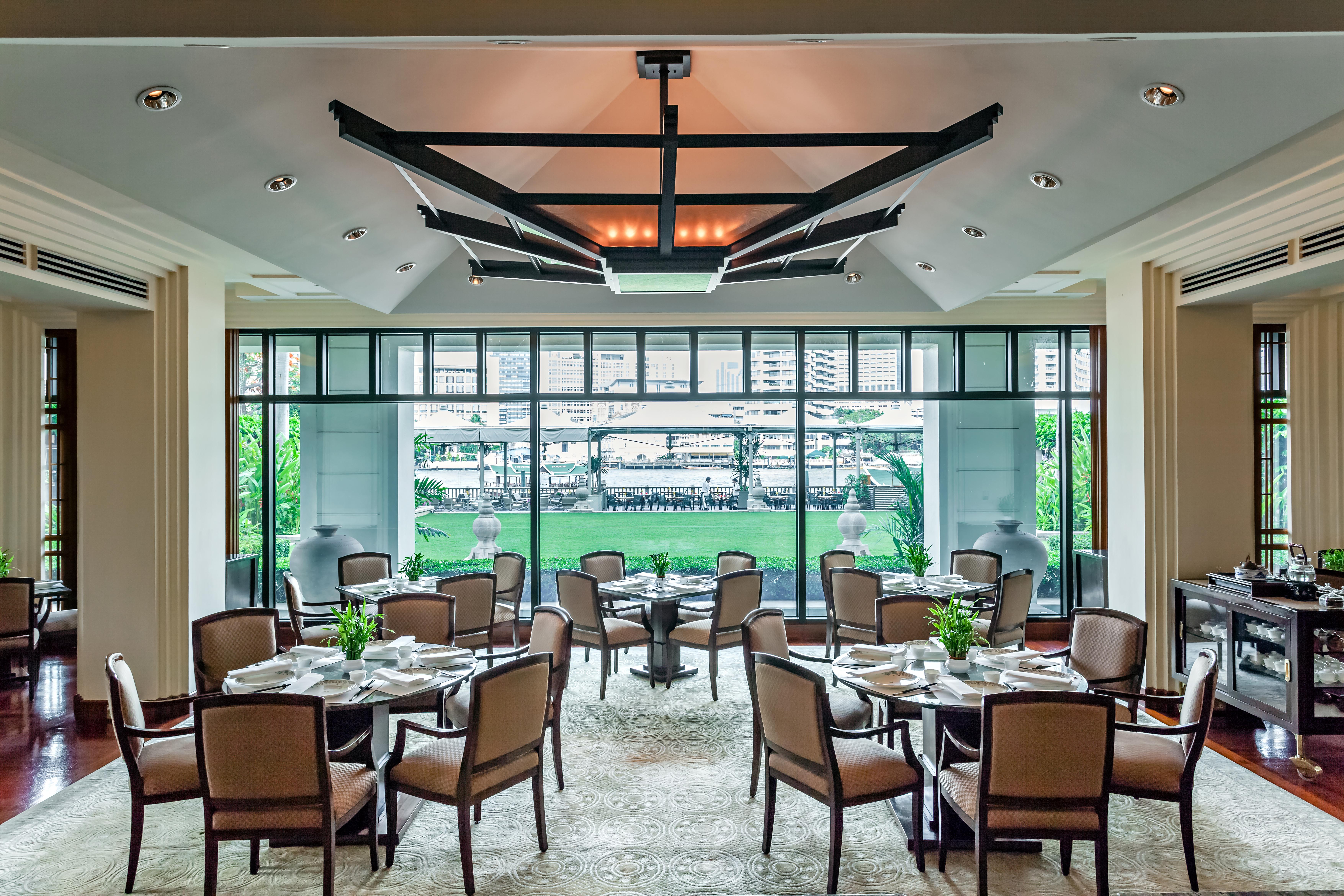 The Peninsula Bangkok Hotel Екстериор снимка The Club Lounge at the Hong Kong InterContinental