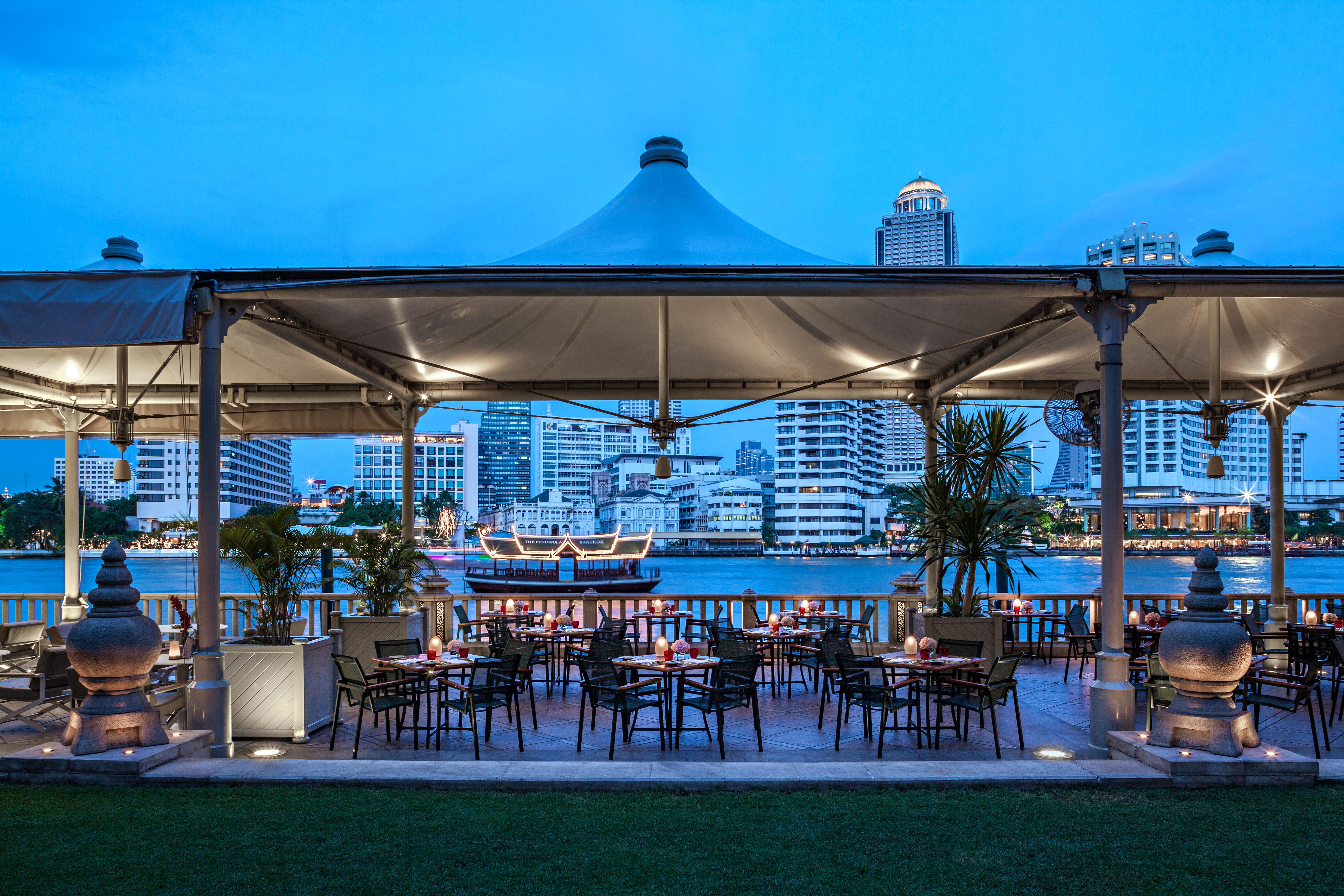 The Peninsula Bangkok Hotel Екстериор снимка The Deck at U Sathorn